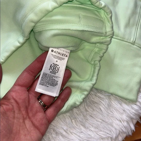 Athleta Unstoppable Fleece Lined Half Zip Sweatshirt Size Medium Mint Tint NEW